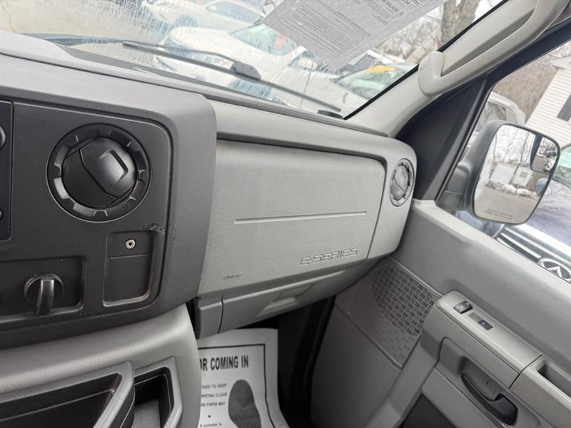 Ford Econoline E-250 2014