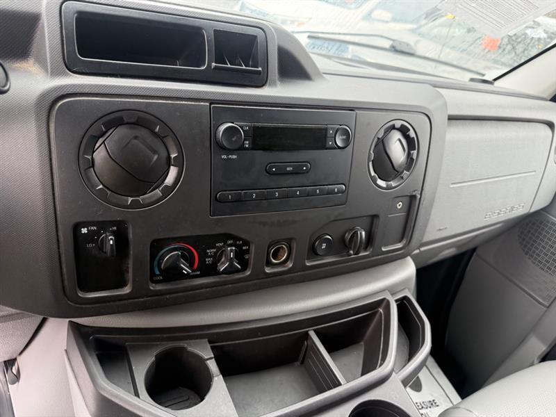 Ford Econoline E-250 2014