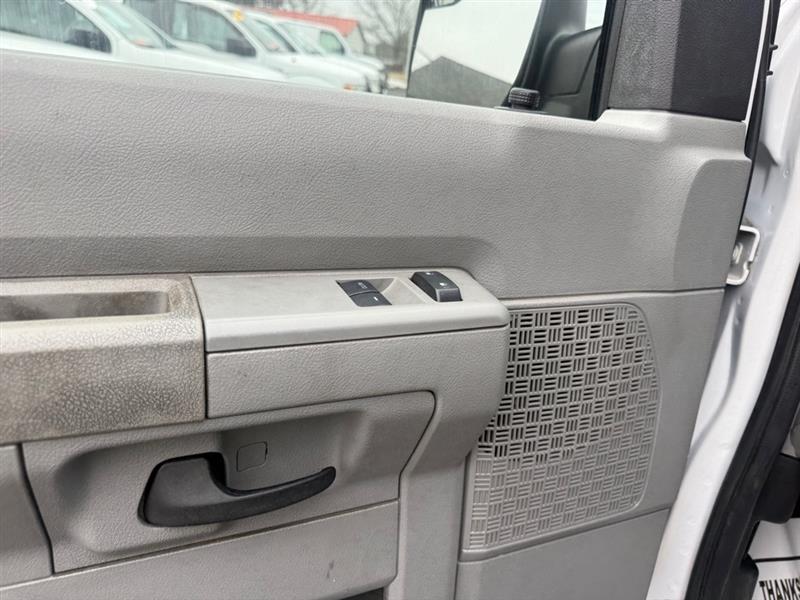 Ford Econoline E-250 2014