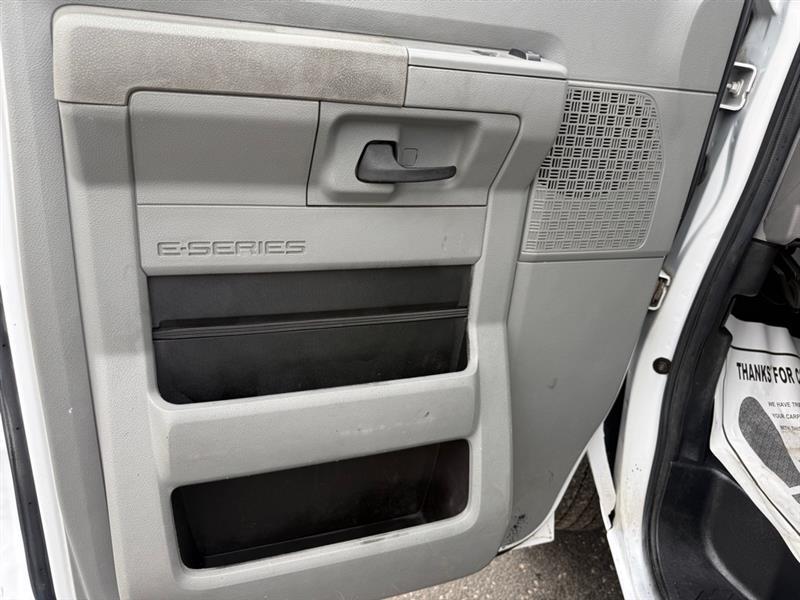 Ford Econoline E-250 2014