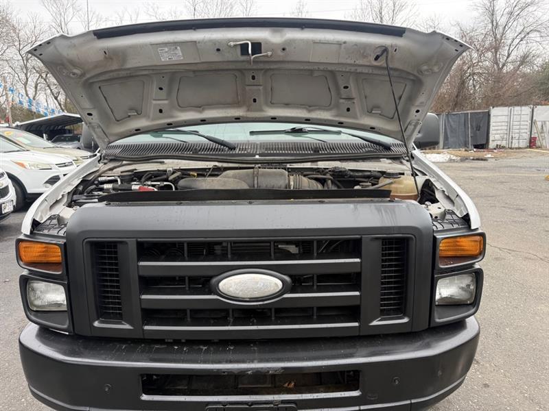 Ford Econoline E-250 2014