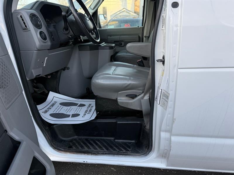 Ford Econoline E-250 2014