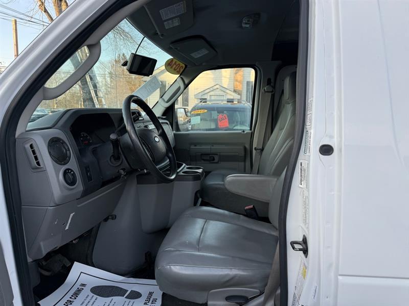 Ford Econoline E-250 2014