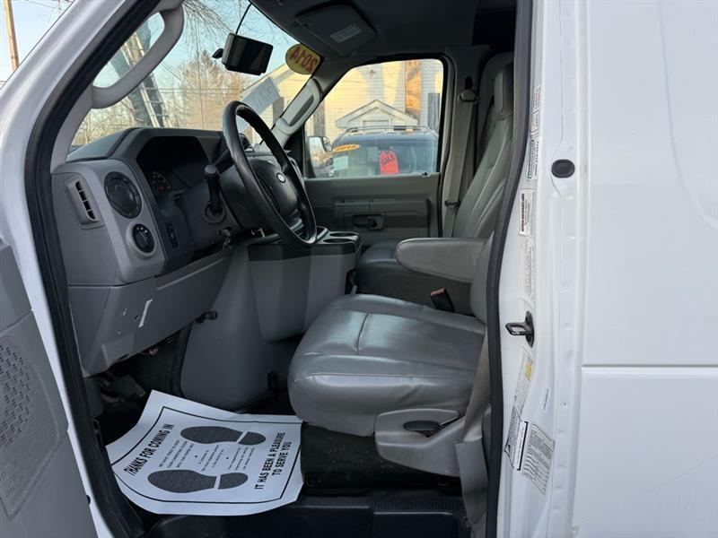 Ford Econoline E-250 2014