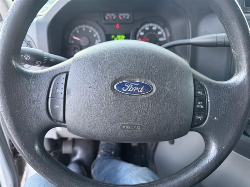 Ford Econoline E-250 2014