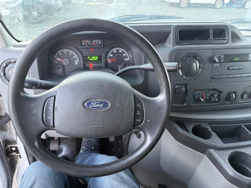 Ford Econoline E-250 2014