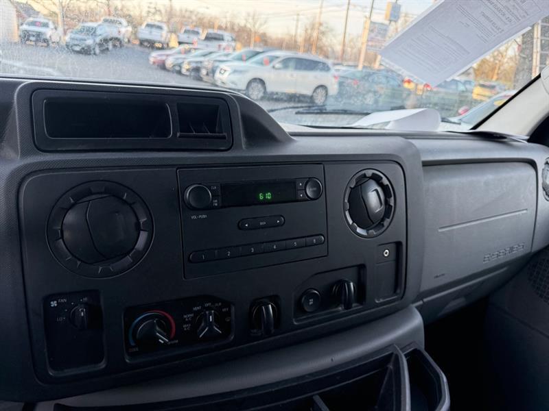 Ford Econoline E-250 2014