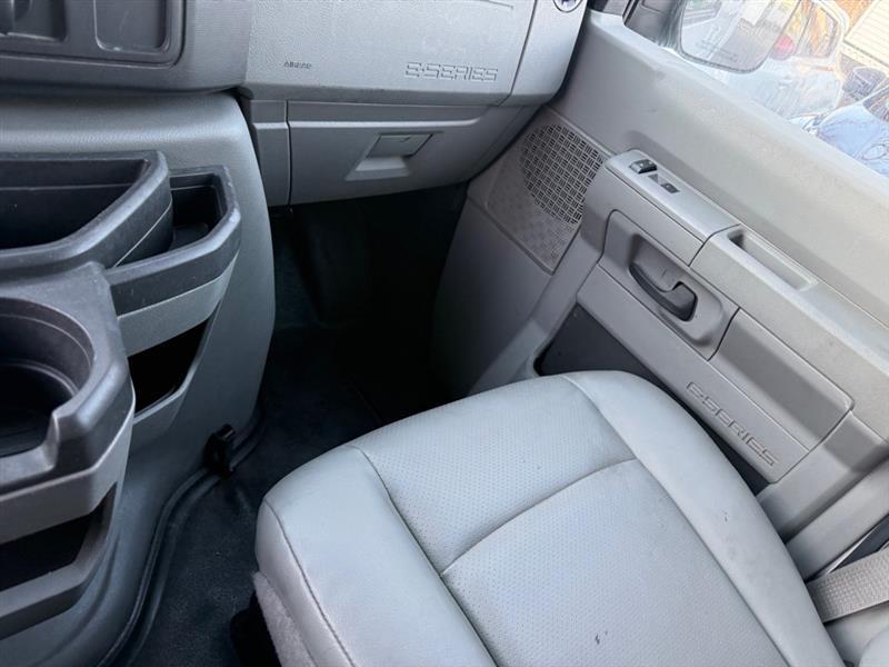 Ford Econoline E-250 2014