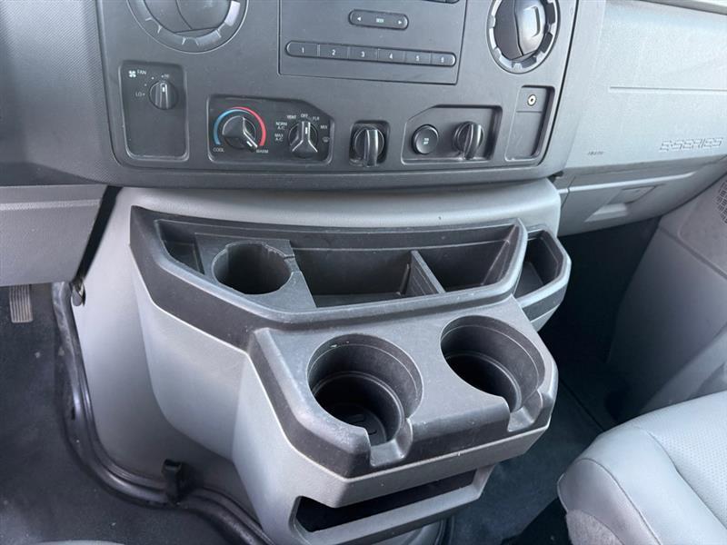 Ford Econoline E-250 2014