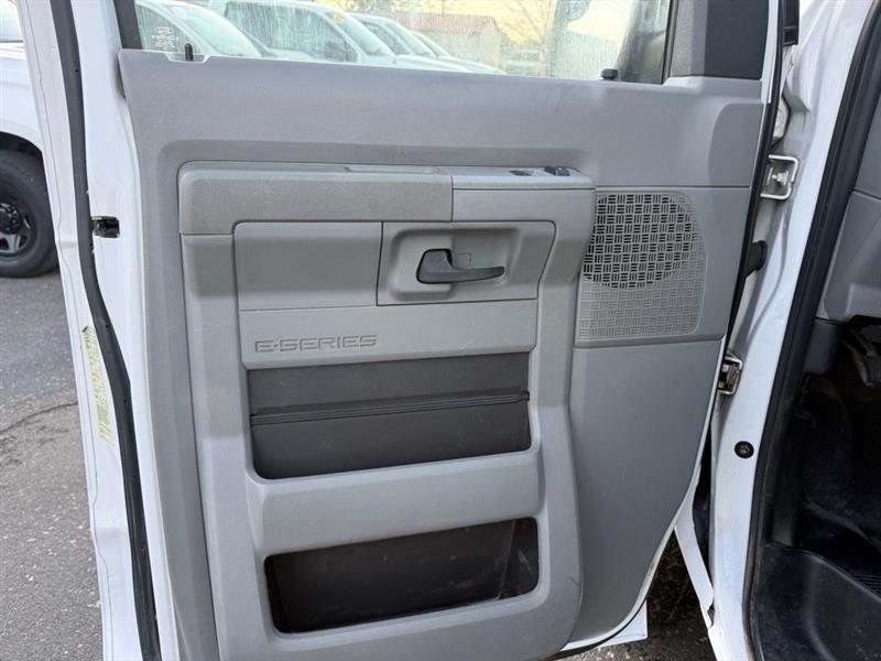 Ford Econoline E-250 2014