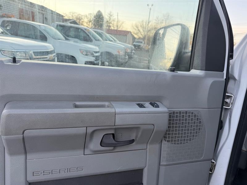 Ford Econoline E-250 2014