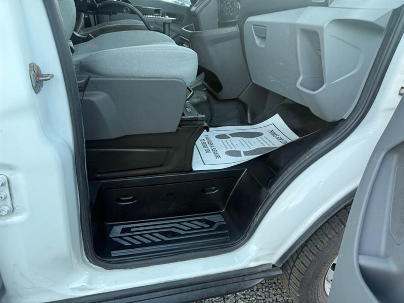 Ford Transit 250 Van Low Roof 60/40 Pass.130-in. WB 2016