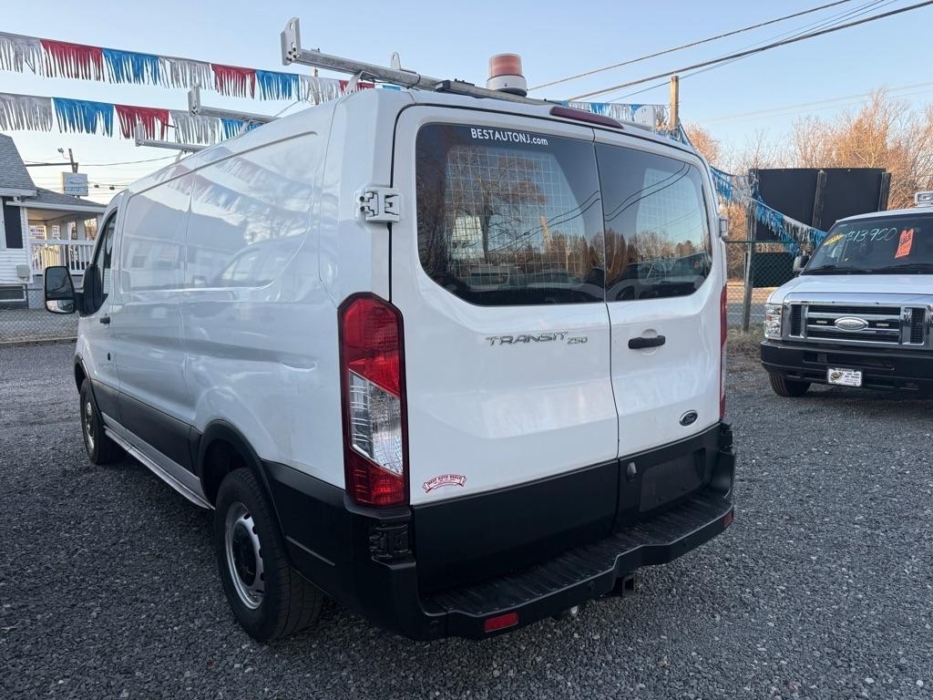 Ford Transit T-250 130" Low Rf 9000 GVWR Swing-Out RH Dr 2016