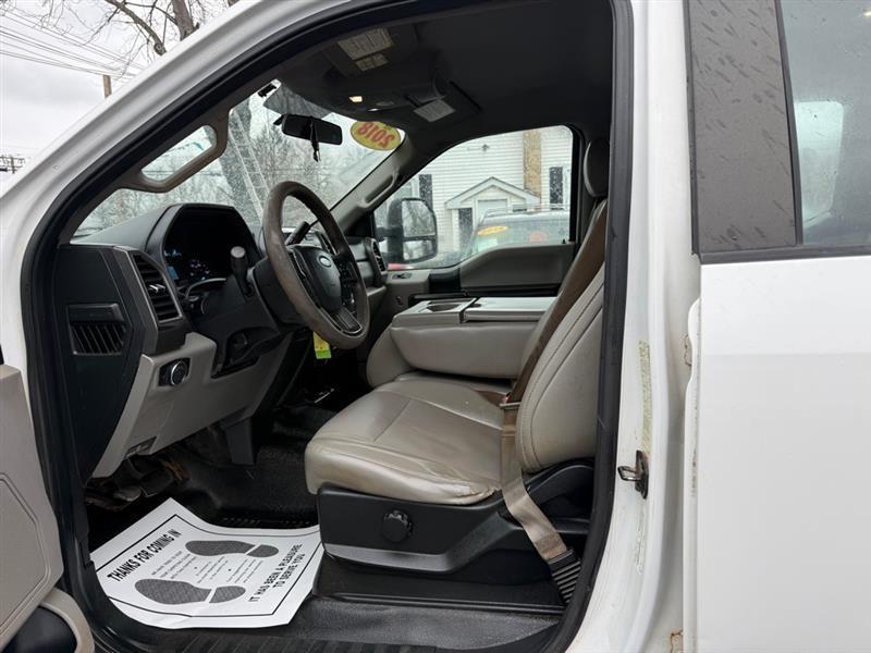 Ford F-450 SD Crew Cab DRW 2WD 2018