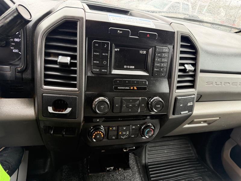 Ford F-450 SD Crew Cab DRW 2WD 2018