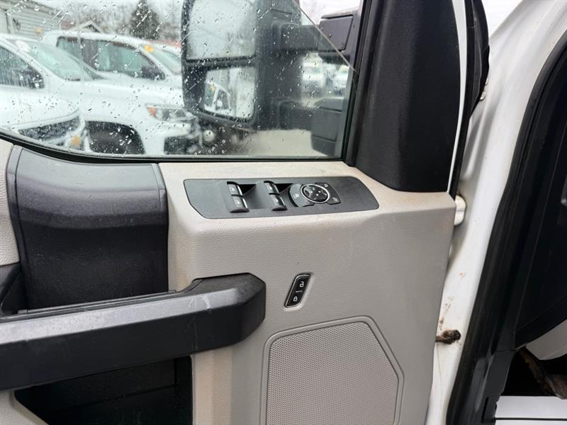 Ford F-450 SD Crew Cab DRW 2WD 2018