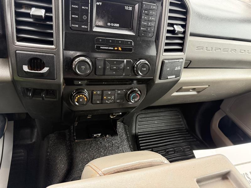 Ford F-450 SD Crew Cab DRW 2WD 2018