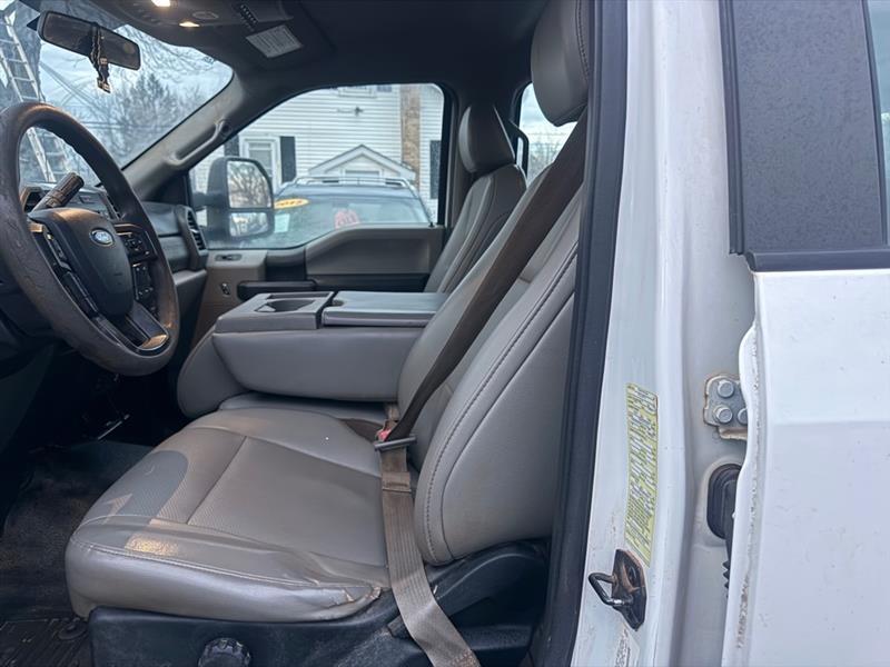 Ford F-450 SD Crew Cab DRW 2WD 2018