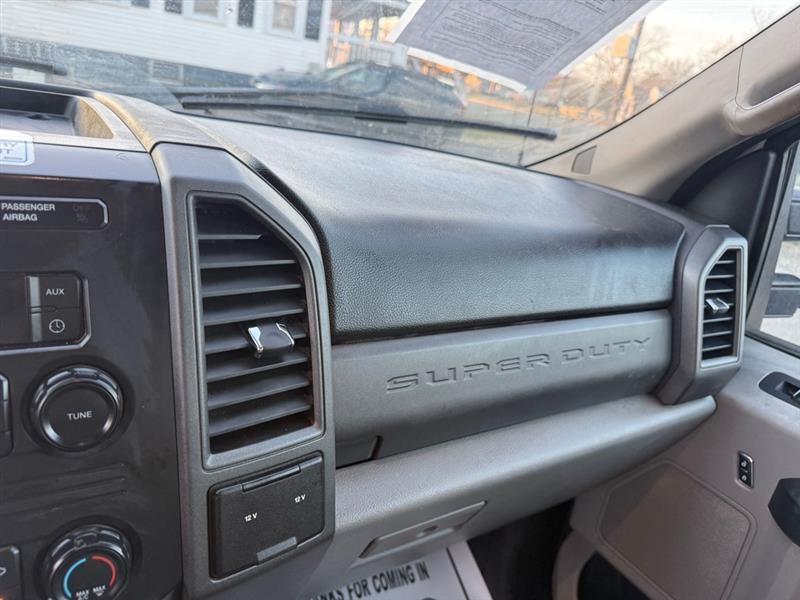 Ford F-450 SD Crew Cab DRW 2WD 2017