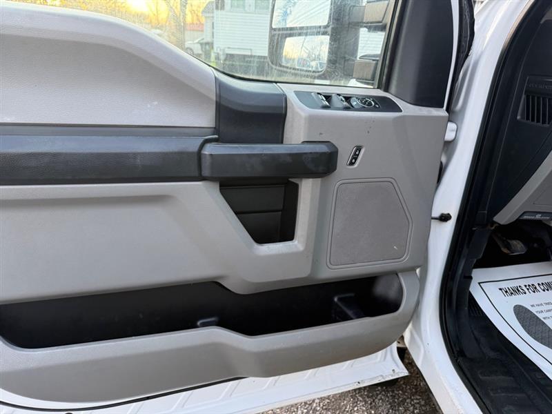 Ford F-450 SD Crew Cab DRW 2WD 2017