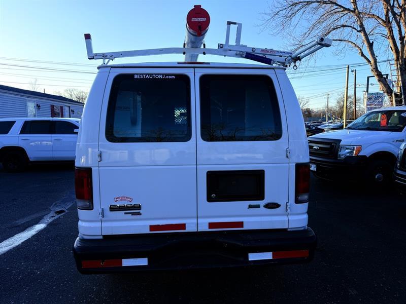 Ford Econoline E-250 2011