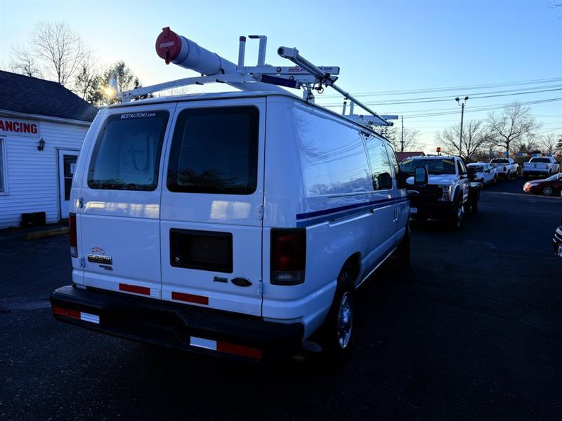 Ford Econoline E-250 2011