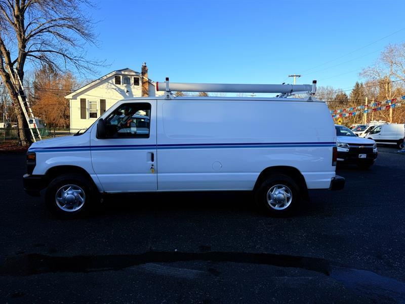 Ford Econoline E-250 2011
