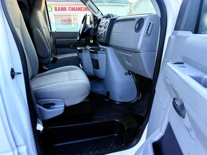 Ford Econoline E-250 2011