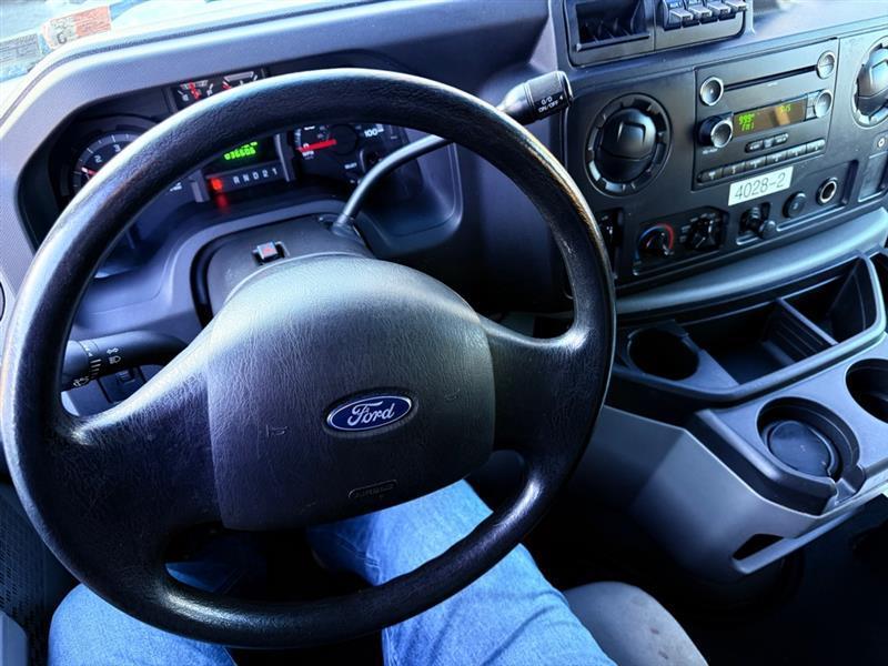 Ford Econoline E-250 2011