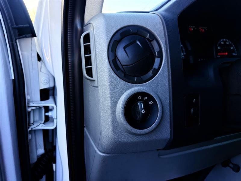 Ford Econoline E-250 2011