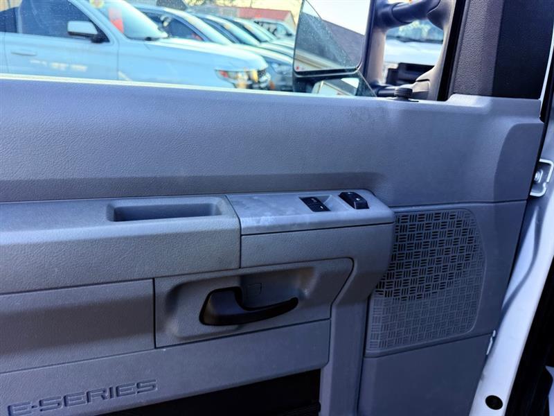 Ford Econoline E-250 2011