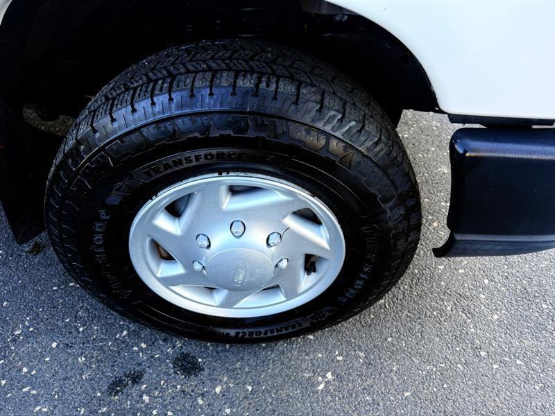 Ford Econoline E-250 2011