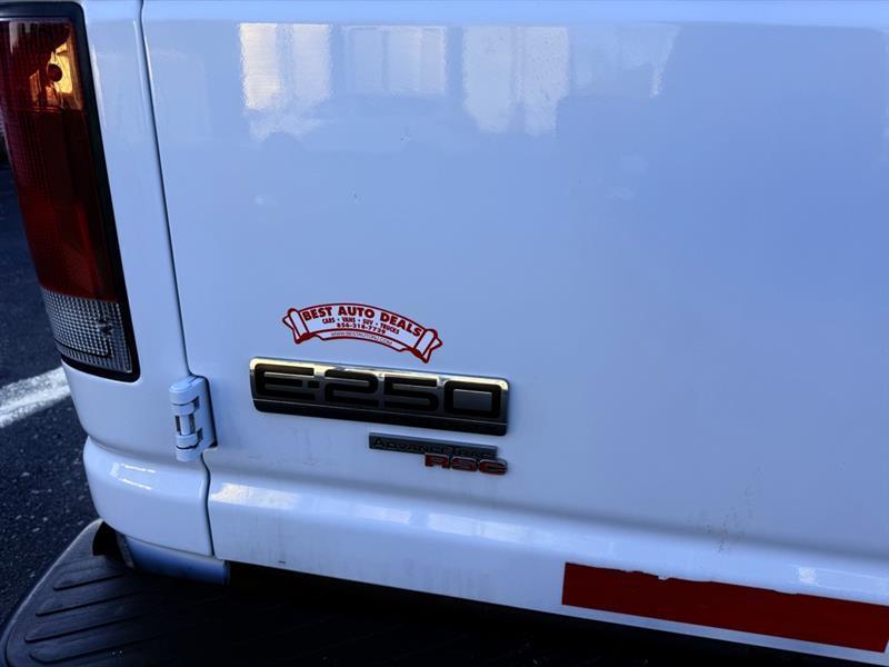 Ford Econoline E-250 2011