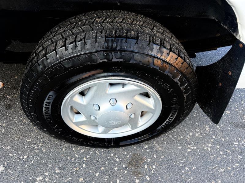 Ford Econoline E-250 2011