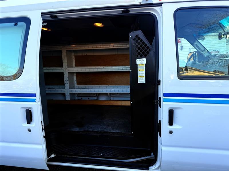 Ford Econoline E-250 2011