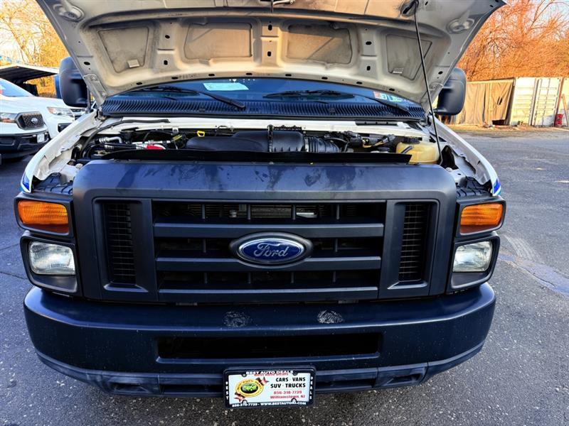 Ford Econoline E-250 2011