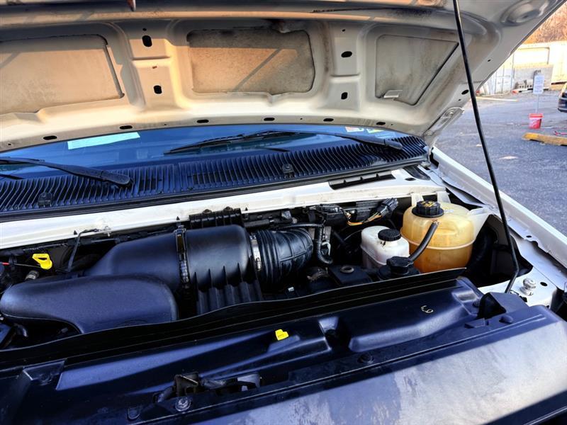 Ford Econoline E-250 2011