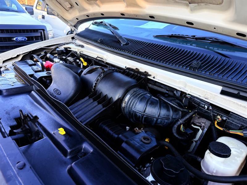 Ford Econoline E-250 2011