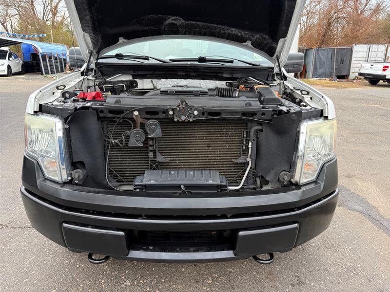 Ford F-150 XL SuperCab 8-ft. Bed 4WD 2013