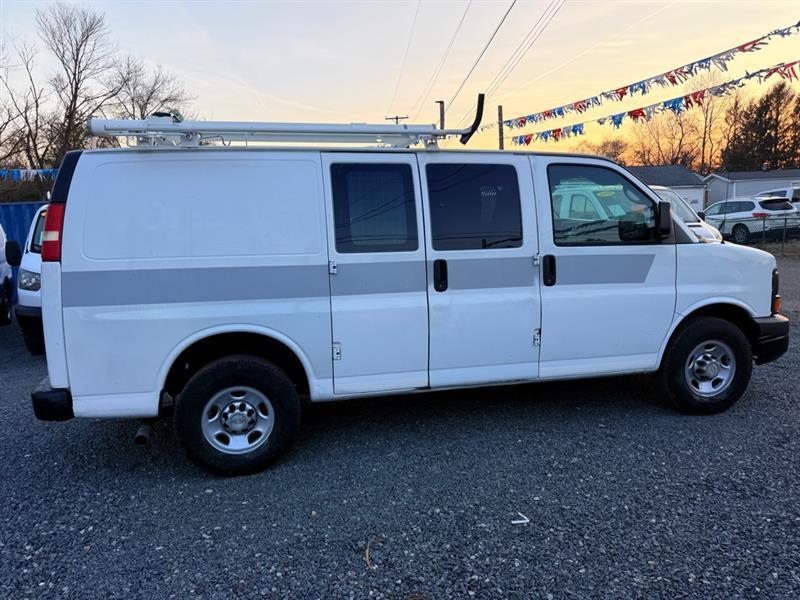 Chevrolet Express 2500 Cargo 2011