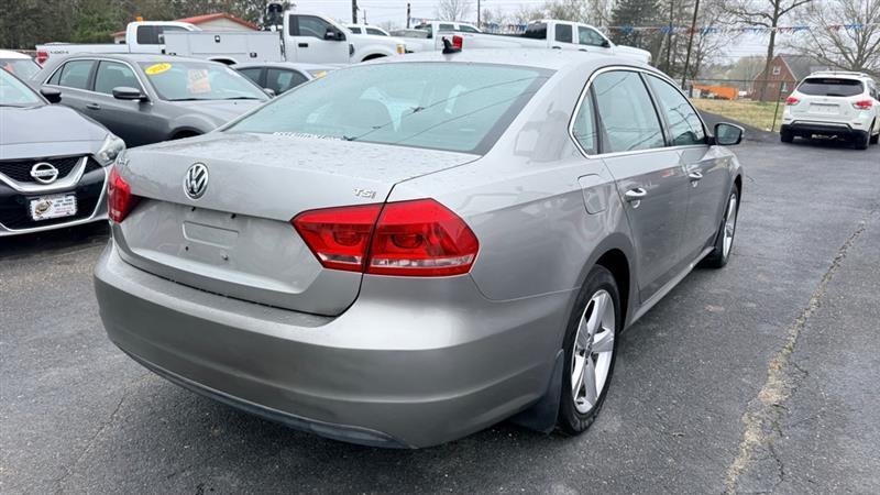 Volkswagen Passat 1.8T Wolfsburg AT 2014