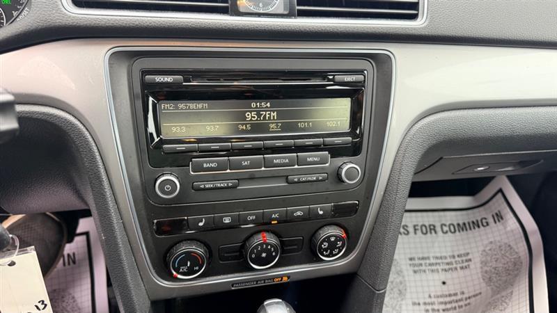 Volkswagen Passat 1.8T Wolfsburg AT 2014