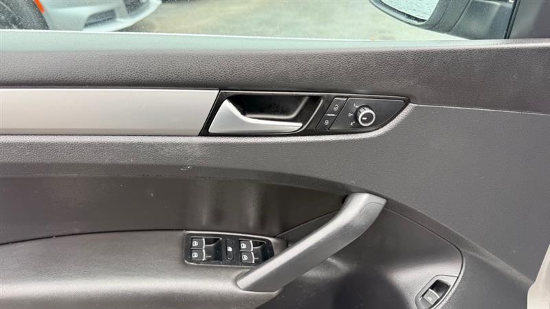 Volkswagen Passat 1.8T Wolfsburg AT 2014