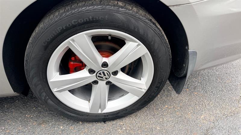 Volkswagen Passat 1.8T Wolfsburg AT 2014