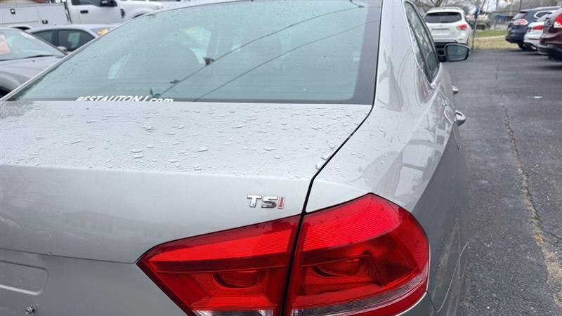 Volkswagen Passat 1.8T Wolfsburg AT 2014