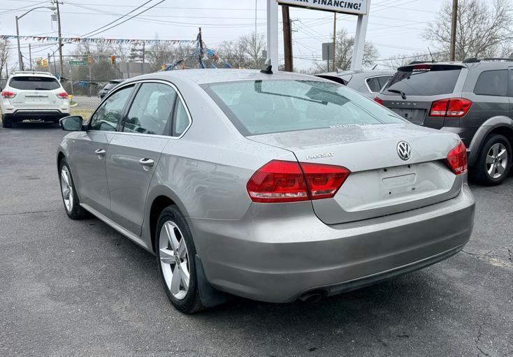 Volkswagen Passat 1.8T Wolfsburg AT 2014