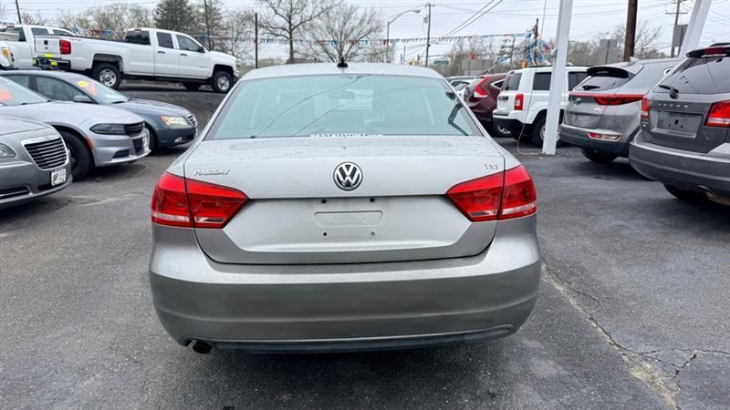 Volkswagen Passat 1.8T Wolfsburg AT 2014