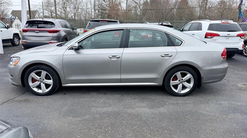 Volkswagen Passat 1.8T Wolfsburg AT 2014