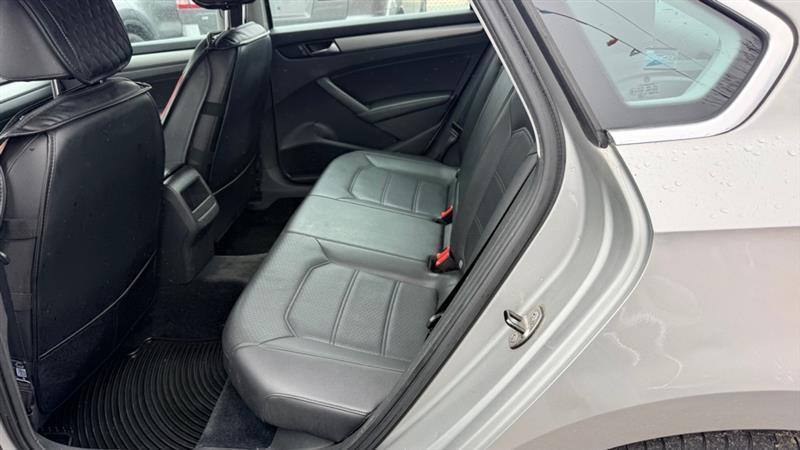 Volkswagen Passat 1.8T Wolfsburg AT 2014