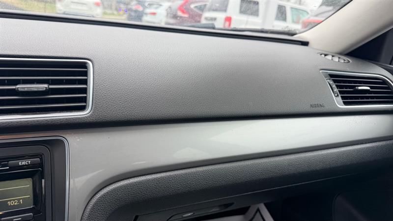 Volkswagen Passat 1.8T Wolfsburg AT 2014